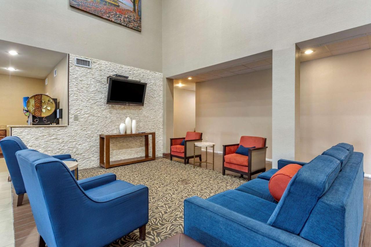 Comfort Suites Memphis Exterior photo