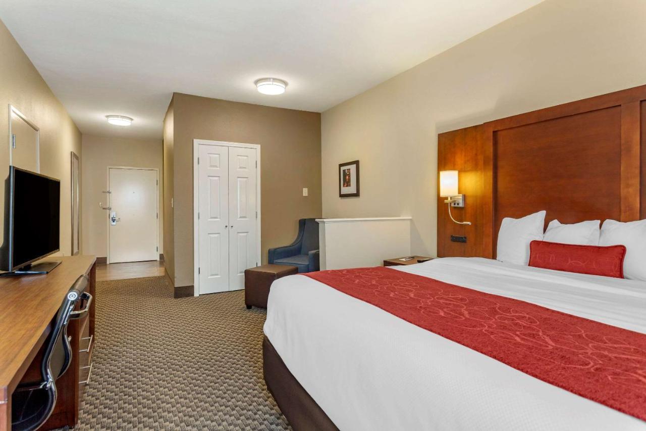 Comfort Suites Memphis Exterior photo